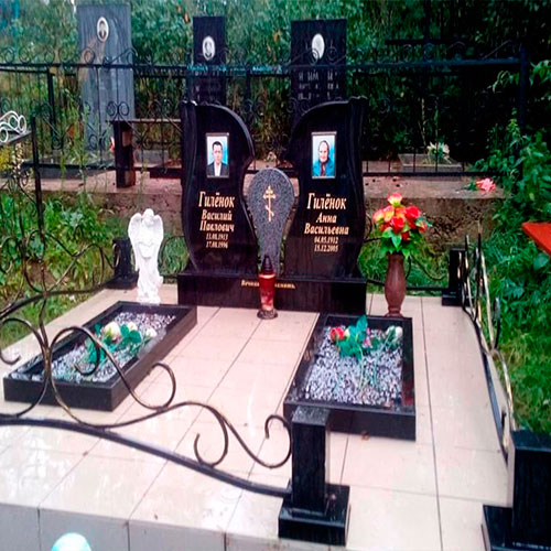 Памятник на кладбище