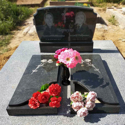 Установкая памятников фотография