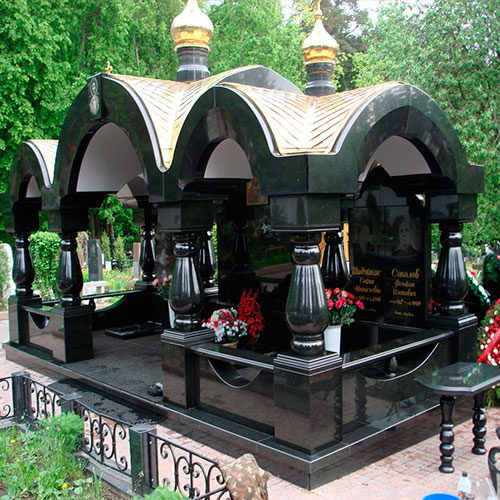 Гранитный памятник